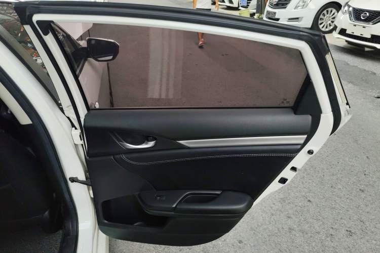 Used Honda Civic 2016 220TURBO CVT Luxury Edition
