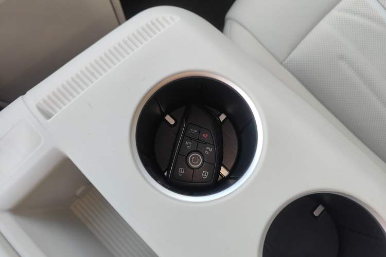 Used Buick GL8 New Energy 2024 Lu Zun Deluxe Edition 7-Seater
