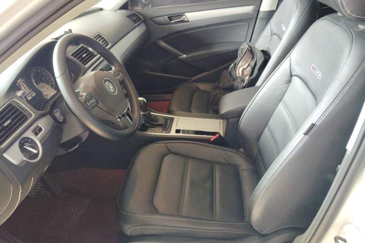 Used Volkswagen Passat 2014 1.8TSI DSG 30th Anniversary Edition
