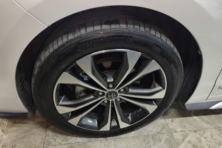 Used Toyota Granvia 2023 2.5L Hybrid Flagship VIP Edition