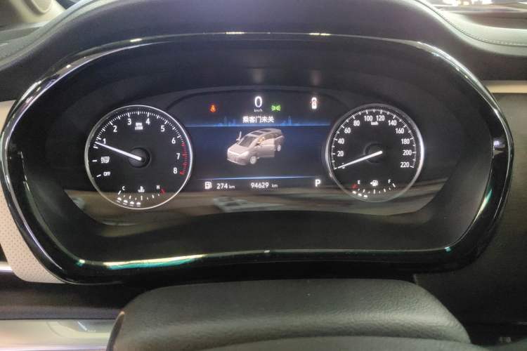 Used Buick GL8 2023 Facelifted Land Cruiser Executive Luxury Version
