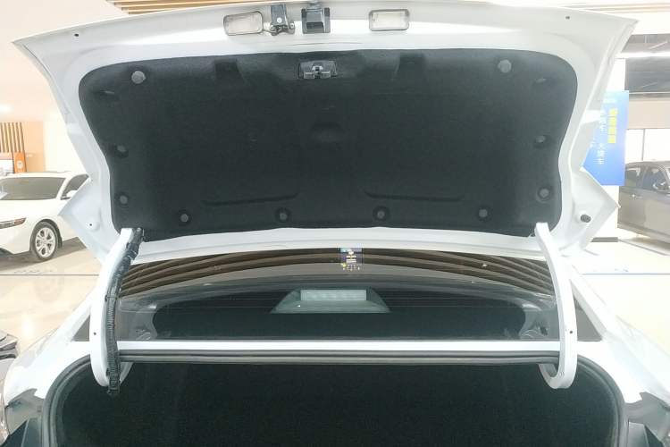 Used Dongfeng Aeolus Yixuan 2023 1.5L Automatic Glory Edition
