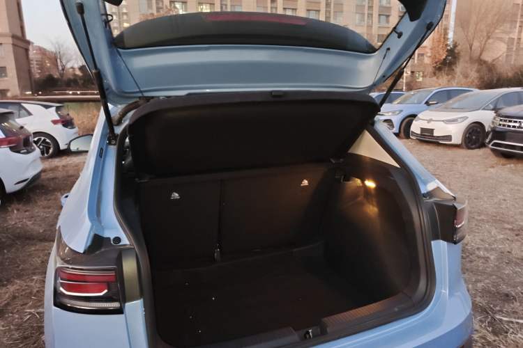 Used Volkswagen Tharu 2025 NewRui 300TSI Prestige Edition