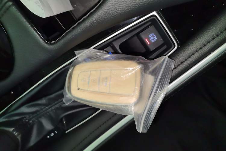 Used Toyota Avalon 2022 Dual-Engine 2.5L Luxury Edition
