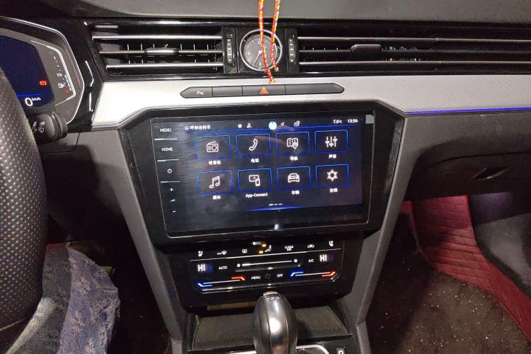 Used Volkswagen Magotan 2023 2 Million Units Commemorative Edition 330TSI DSG Luxury Version
