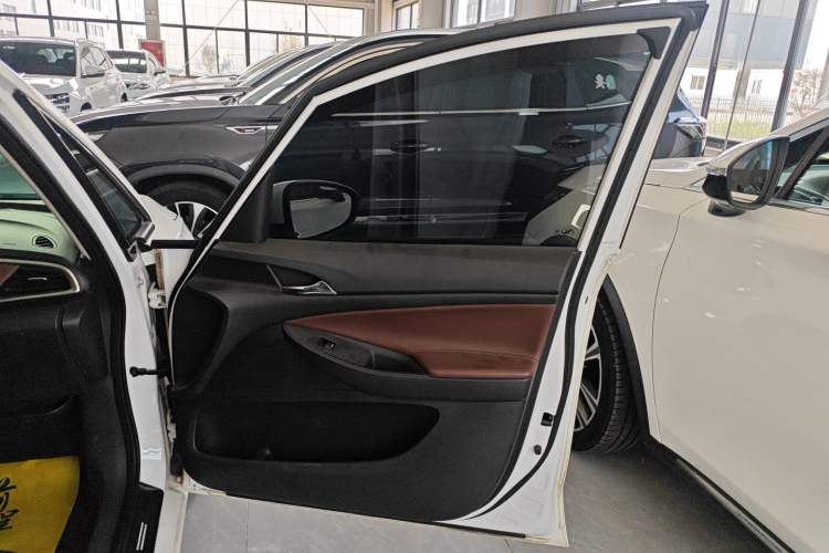 Used Buick GL6 2019 18T 6-Seater Connected Luxury Version China VI Standard