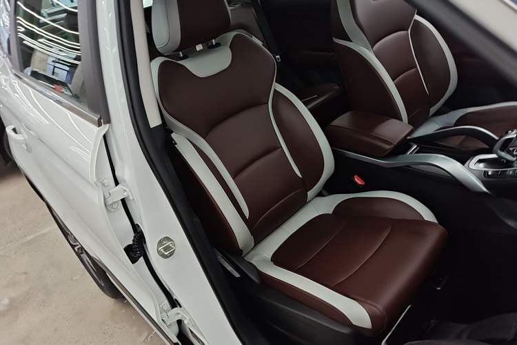 Used Geely Auto Emgrand X7 Sport 2022 1.8TD DCT Zhiya Trim
