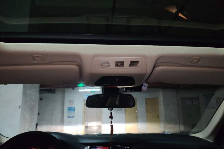 Used BMW 5 Series 2014 525Li Luxury Design Package
