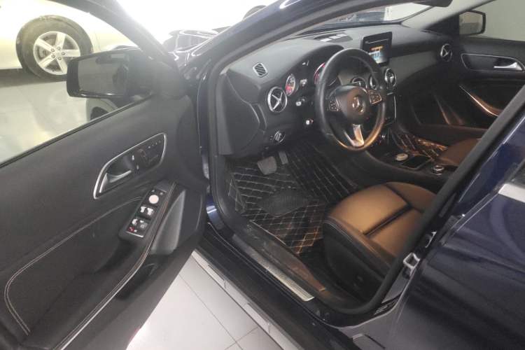 Used Mercedes-Benz GLA 2016 GLA 200 Fashion Model