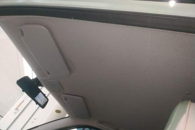 Used Wuling Hongguang MINIEV 2021 Macaron Premium Model – Lithium Iron Phosphate
