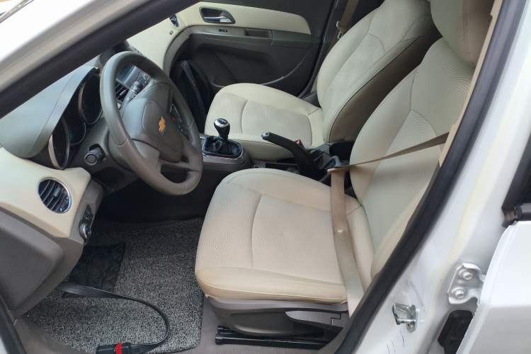 Used Chevrolet Cruze 2015 1.5L Classic SE MT
