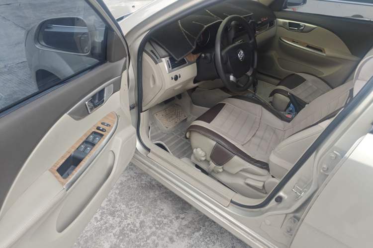 Used Buick Excelle 2015 1.5L Automatic Classic Model
