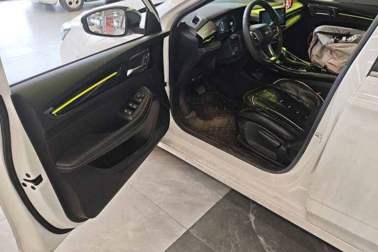 Used Roewe i5 2021 1.5L CVT Diamond Edition