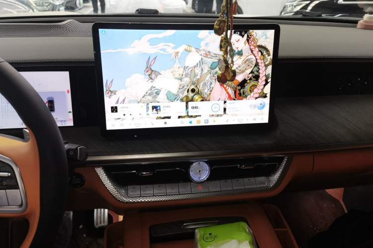 Used Tank 500 New Energy 2024 Hi4-T
