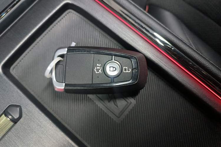 Used Ford EVOS 2022 EcoBoost 245 ST-Line
