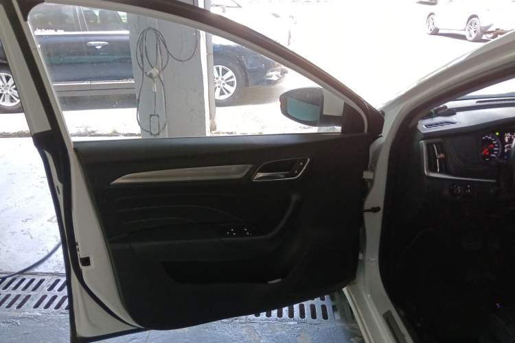 Used Roewe i6 2017 20T Automatic Flagship Edition
