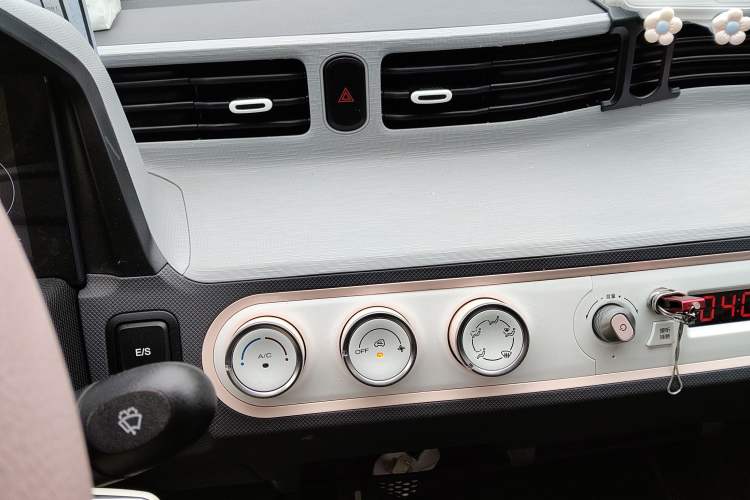 Used Wuling Hongguang MINIEV 2021 Macaron Premium Model – Lithium Iron Phosphate
