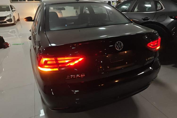 Used Volkswagen Lavida 2019 Lavida Start 1.5L Automatic Trendy Version China VI Standard

