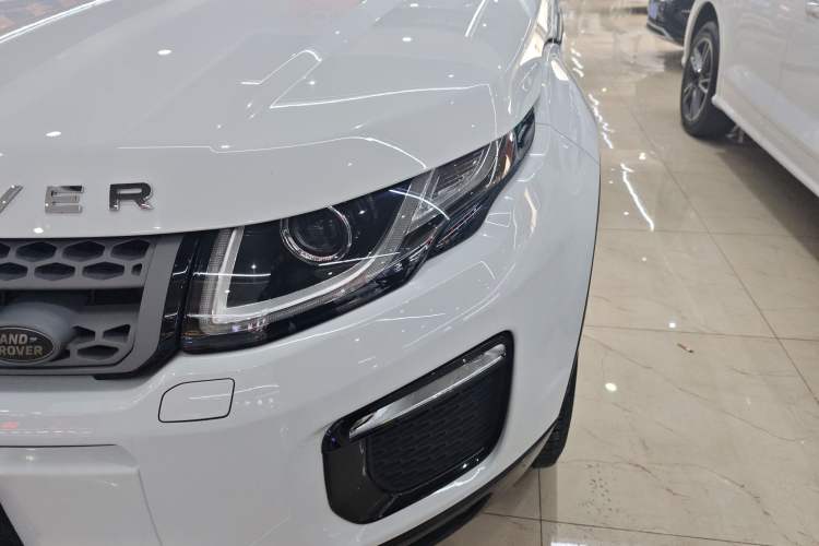 Used Land Rover Range Rover Evoque 2018 240PS PURE Style Edition
