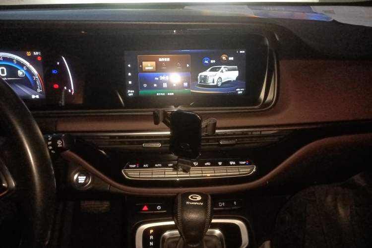 Used GAC Trumpchi M6 2021 PRO 270T DCT Luxury Edition
