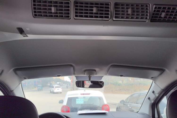 Used Jinbei Gold Hiace M Classic 2022 1.5L Travel Lion Passenger Van 7 Seats
