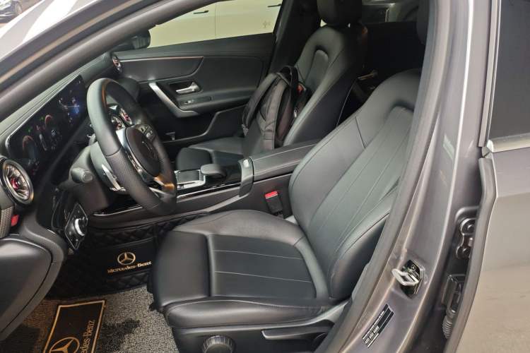 Used Mercedes-Benz A-Class 2022 Restyled A 200 L Sport Sedan Fashion Version
