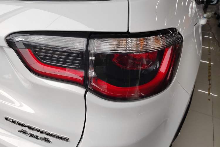 Used  Compass 2020 220T Automatic Leading Edition