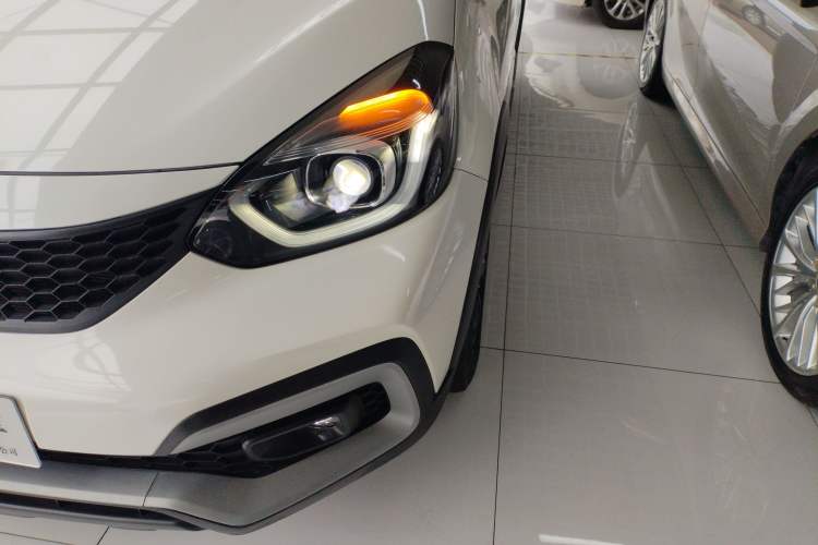 Used Honda LIFE 2021 1.5L CVT CRO-SS Fun Edition
