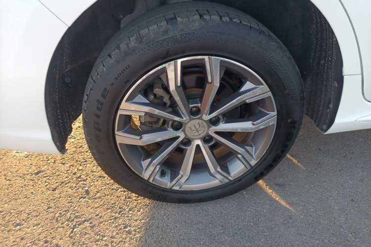 Used BYD Song MAX 2019 1.5T Automatic Smart Connect Ruiyi Sunroof Model 7 Seats China VI Standard
