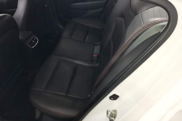 Used Hyundai Elantra 2018 1.4T Dual-Clutch Xuan Dong · Dynamic Edition
