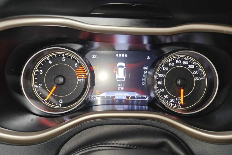 Used  Cherokee 2017 2.4L Leading Smart Edition
