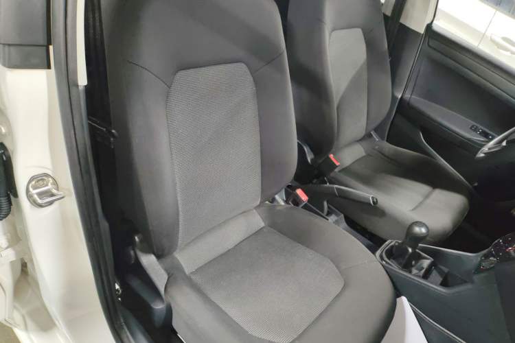 Used Volkswagen Jetta 2017 1.5L Manual Fashion Edition
