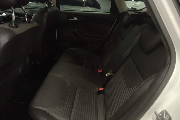 Used Ford Focus 2015 Hatchback 1.6L Automatic Fashion Edition