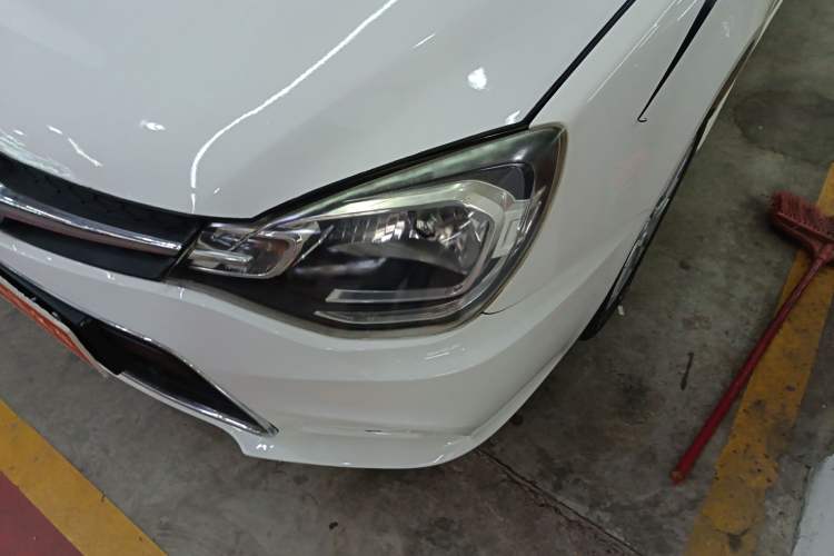 Used Soueast V3 Lingyue 2015 1.5L AMT Happiness Edition