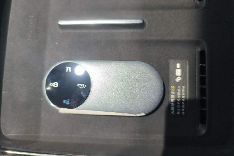 Used Hima AITO M8 2025 Extended-Range Ultra Version 53.4 kWh 6-Seater Edition