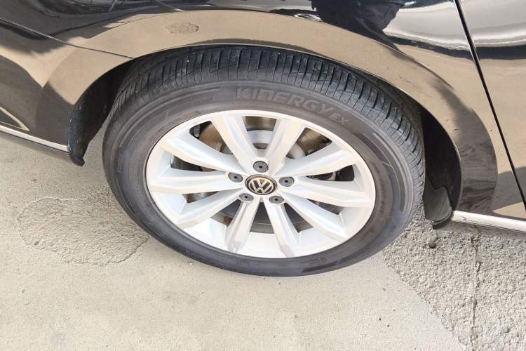 Used Volkswagen Magotan 2017 330TSI DSG Leading Model
