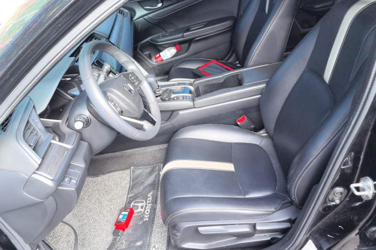 Used Honda Civic 2021 HATCHBACK 220TURBO CVT Trendy Cool Edition
