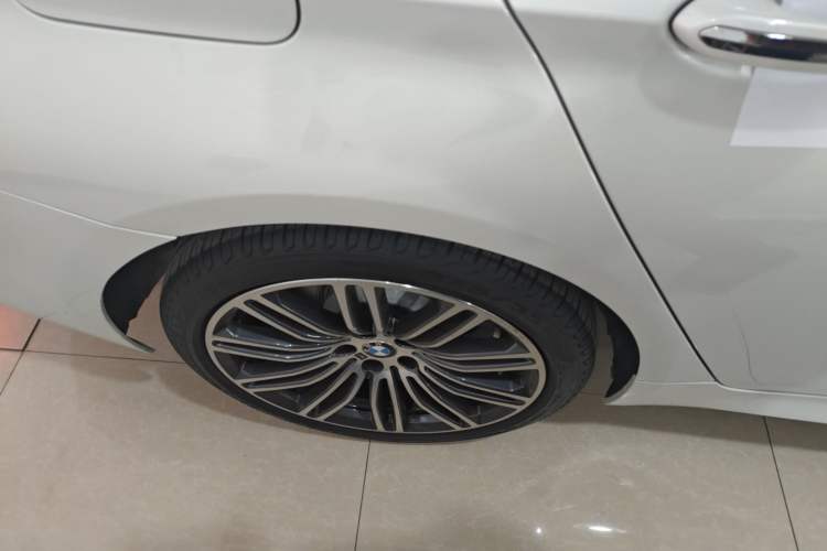 Used BMW 5 Series 2018 Restyled 530Li Luxury Edition M Sport Package
