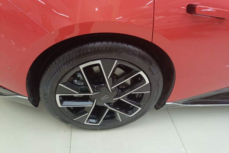 Used  06 2025 Pro Range-Extended Edition
