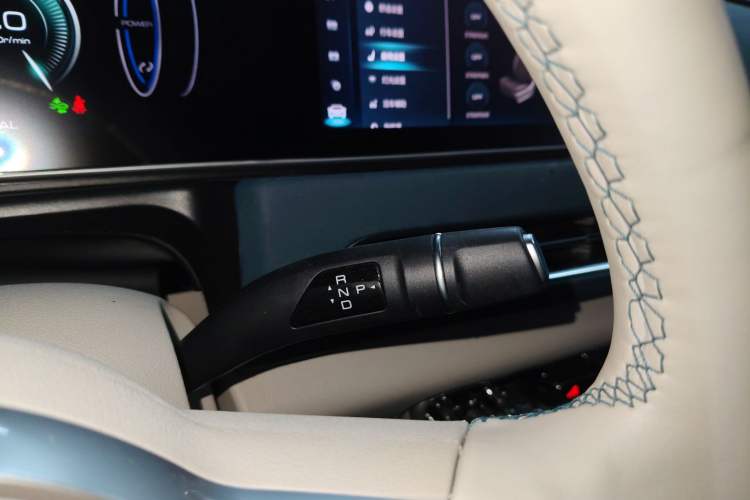 Used ORA Good Cat 2023 401 km Standard Range Prestige Version Lithium Iron Phosphate