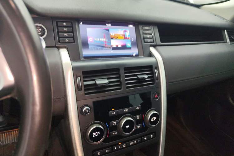 Used Land Rover Discovery Sport 2018 240 PS SE Version