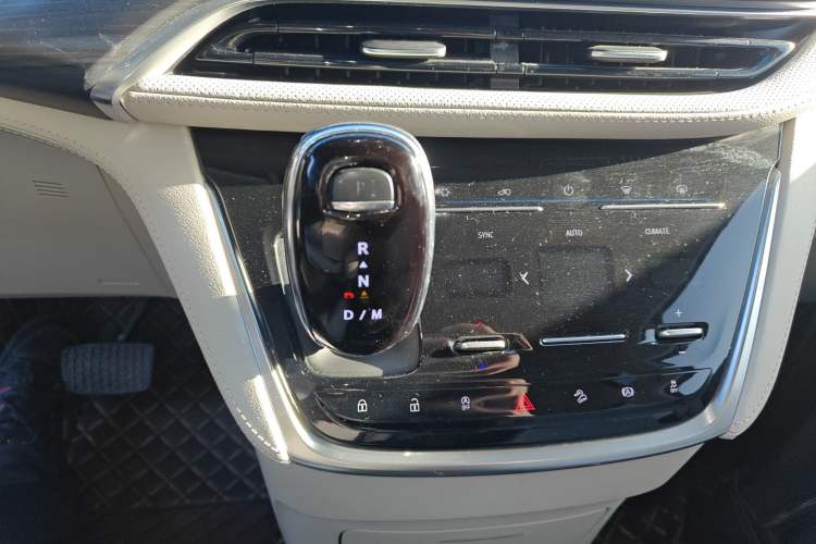 Used Buick GL8 2022 ES Landtrek 653T Comfort Edition
