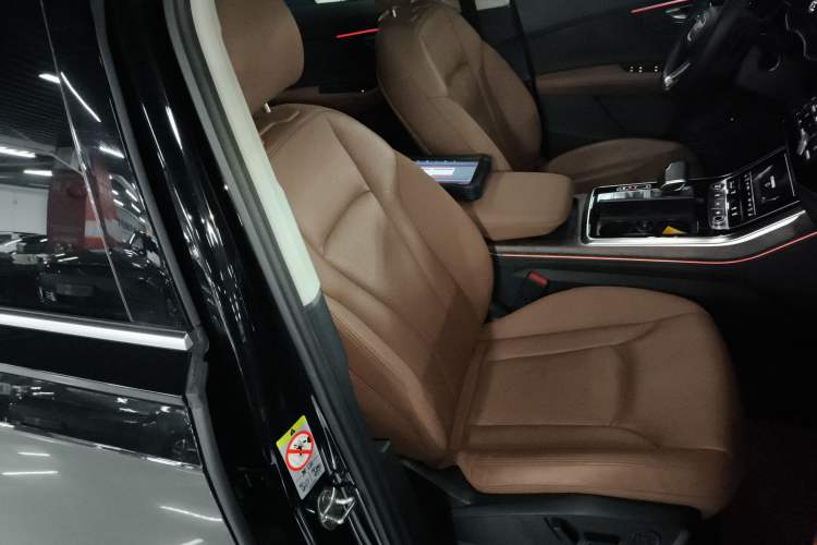 Used Audi Q7 2023 45 TFSI quattro S line Sport model
