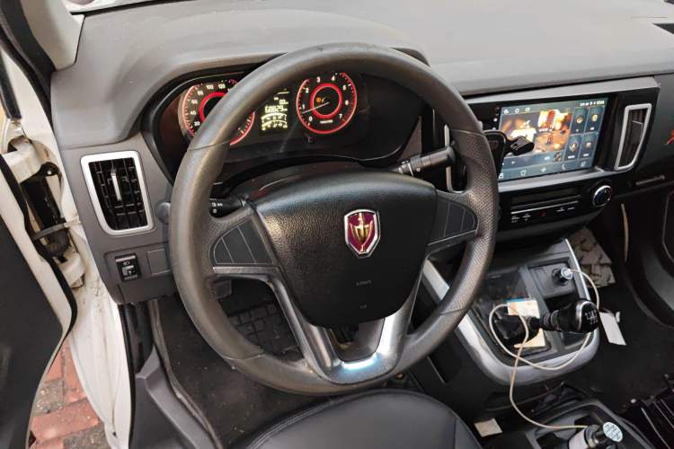 Used Jinbei Hiace King 2021 2.0L City Transport King Series Express Model Standard Top 6-Seater 1TZS
