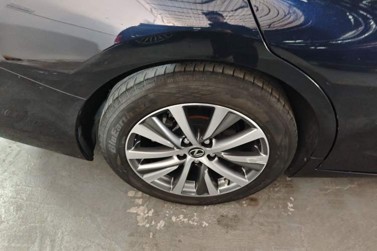 Used Lexus ES 2020 200 Excellence Edition
