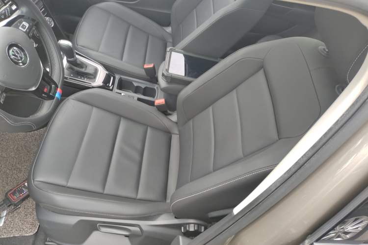 Used Volkswagen T-ROC 2020 280TSI DSG Two-Wheel Drive Comfort Version