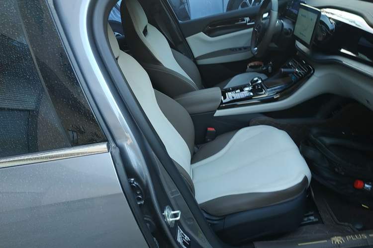 Used BYD Qin PLUS 2024 HONOR Edition DM-i 55KM Leading Model
