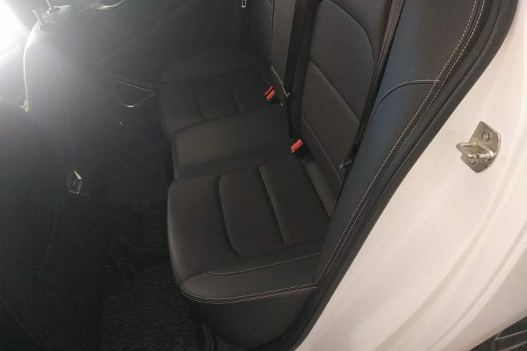 Used Geely Auto Emgrand 2019 Leading Edition 1.5L CVT Upward-Connected Model China VI Standard
