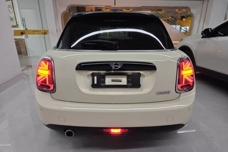 Used  MINI 2019 1.5T COOPER Classic Edition Five-Door Version
