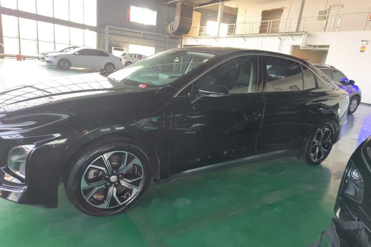 Used Hongqi E-QM5 2022 431 km Charge & Enjoy Edition